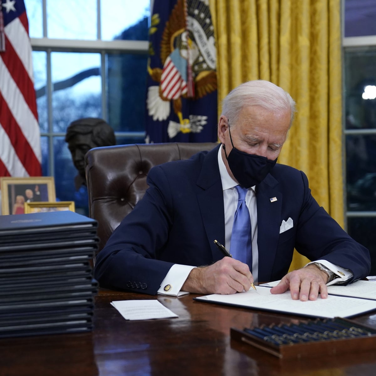 Did Trump Make Christmas Eve A Federal Holiday The Independent