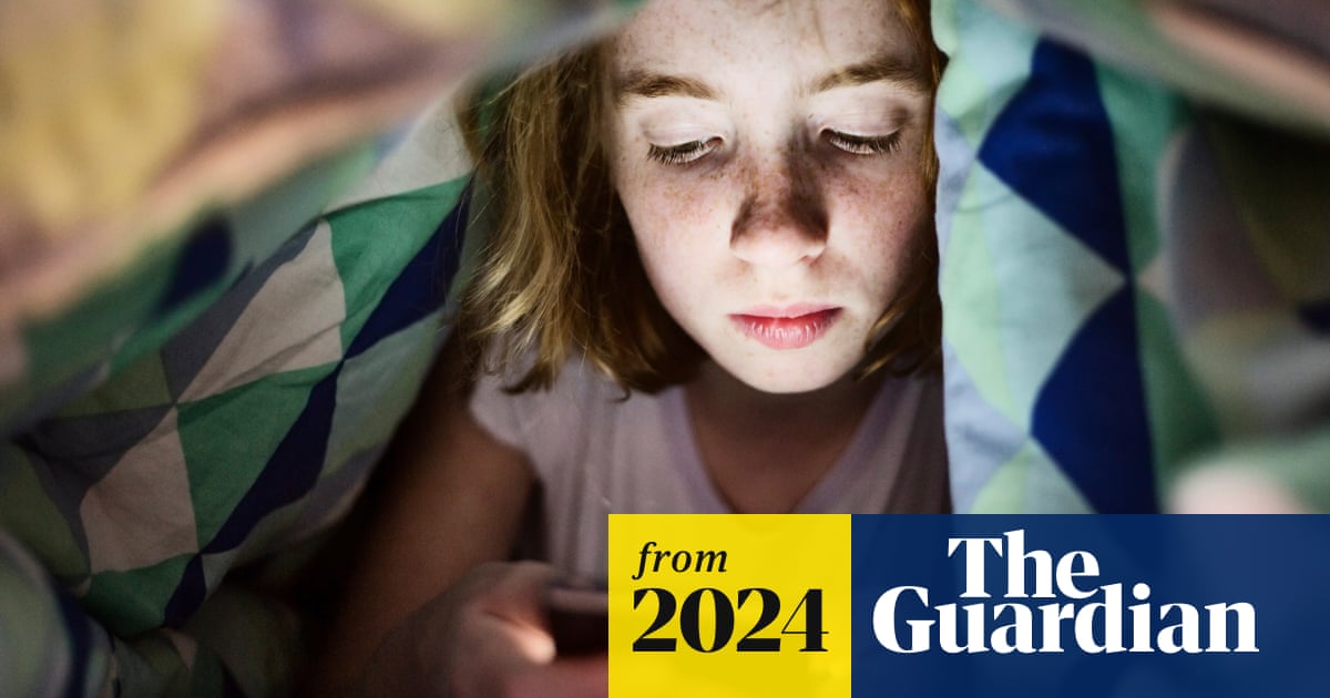 Stop children using smartphones until they are 13, says French report