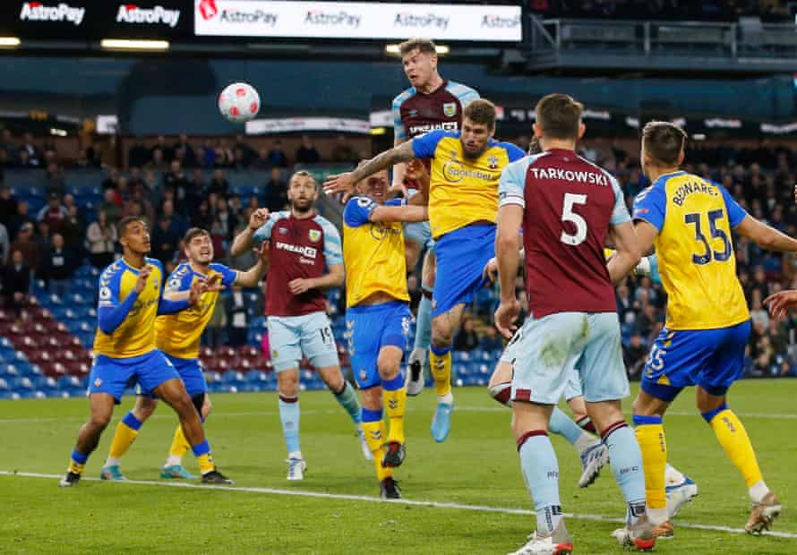 Nathan Collins scores for Burnley!