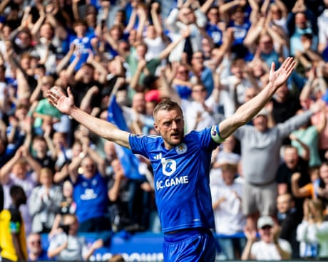 Jamie Vardy signs off in style with 200th goal for Leicester on final appearance