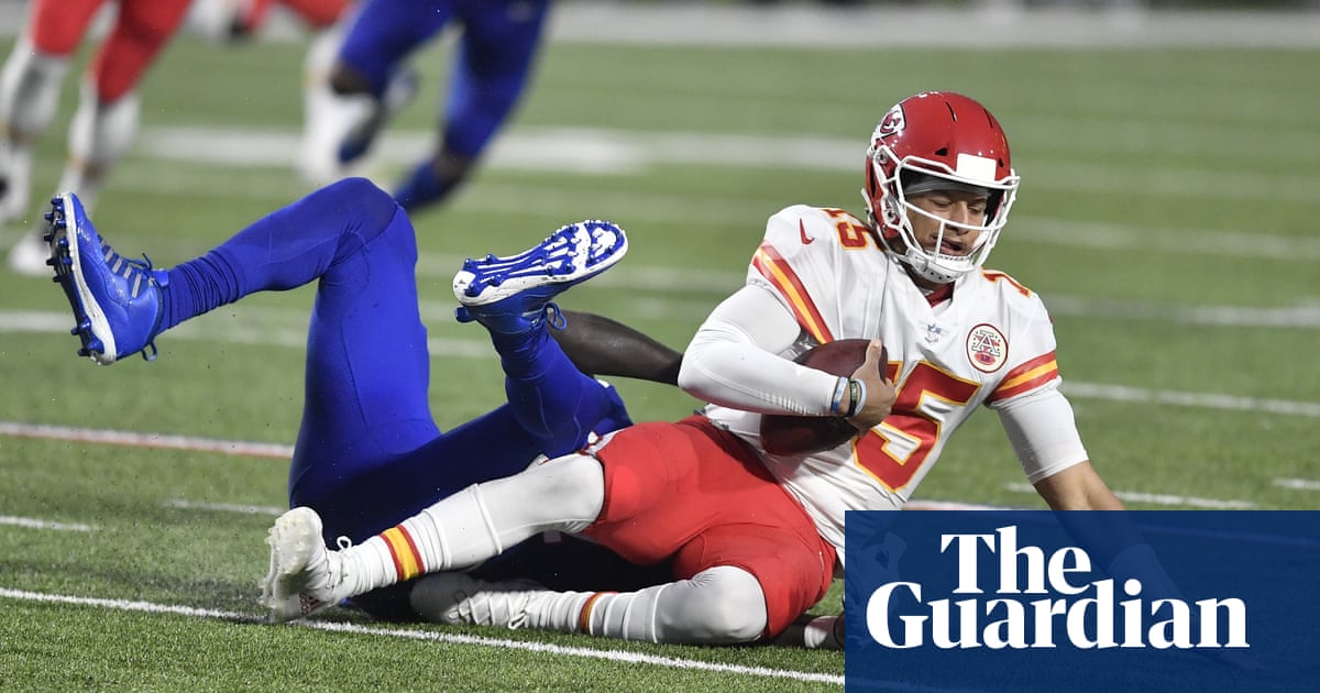 Chiefs run Bills into ground as Mahomes sets yet another NFL record