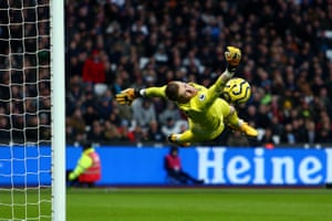 Jordan Pickford makes a flying save during the match between West Ham and Everton at London Stadium. David Moyes’ side drew 1-1 with his former club.