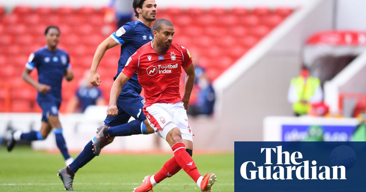 Grabban eases Nottingham Forest past Huddersfield while Wednesday win