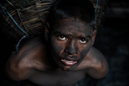 Vishal with blackened face