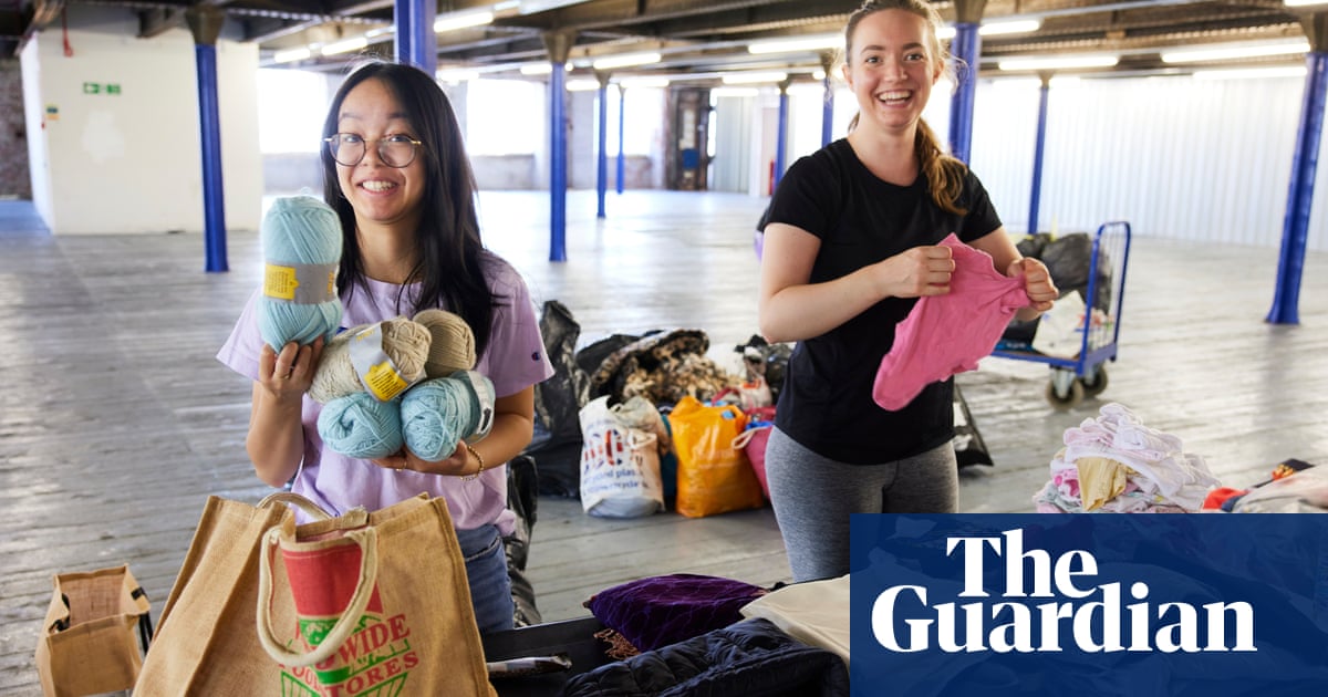UK volunteers hurry to sort donations for Afghans escaping the Taliban