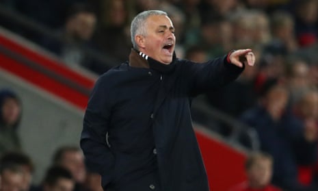José Mourinho refused to release the handbrake on his attack in Manchester United’s 2-2 draw at Southampton.
