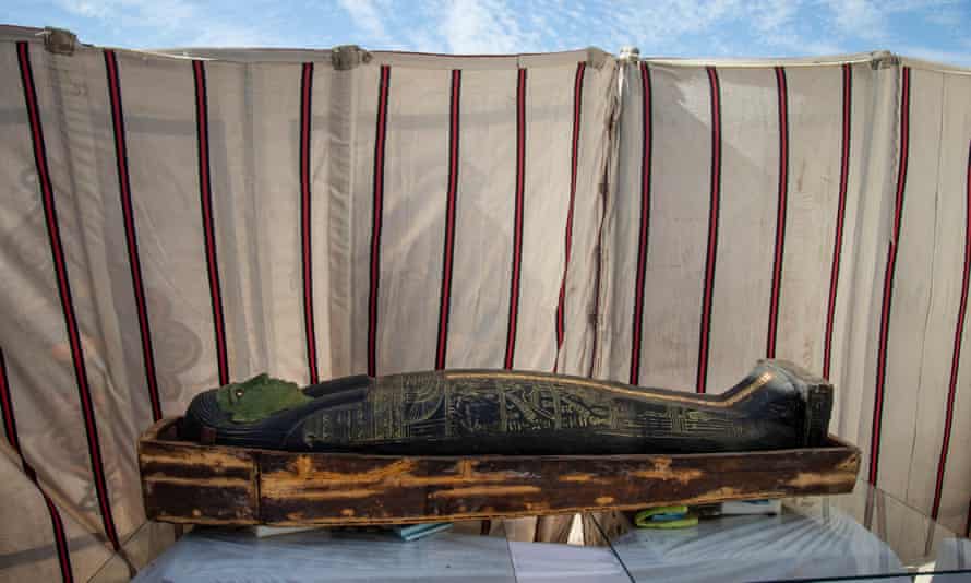 A mummie dating back to the New Kingdom found at the funerary temple of Queen Naert.