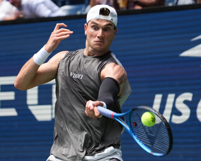 Jack Draper forced to dig deep against dogged Gómez after on-court sickness
