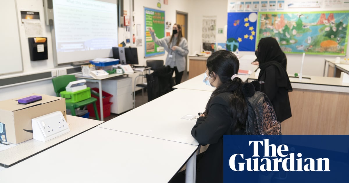 Covid disruption could cost pupils in England up to £46,000, finds report