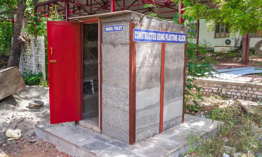 A toilet building built using ‘plastone’ blocks.
