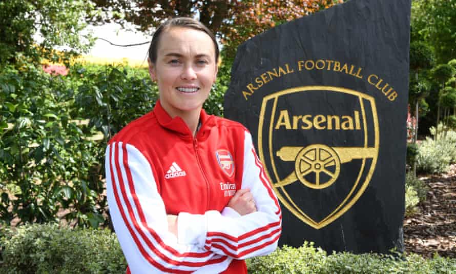 Caitlin Foord is staying at Arsenal.