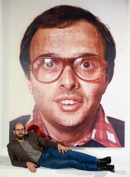 Chuck Close photographed in 1981 at his retrospective exhibition at the Whitney in New York.