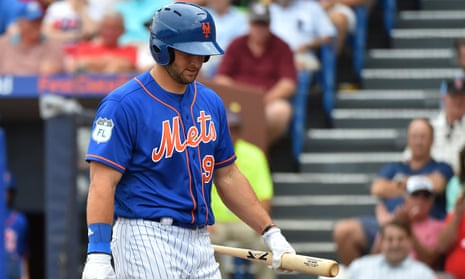 New York Mets video: Tim Tebow takes the field at spring training