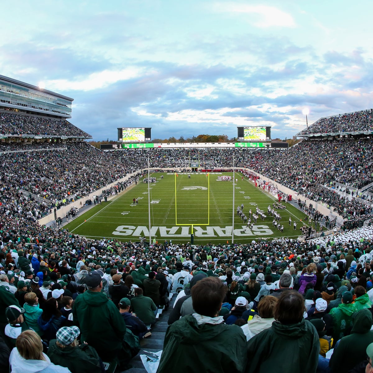 Michigan State S Entire Football Team To Isolate For 14 Days After Positive Tests College Football The Guardian Michigan State S Entire Football Team To Isolate For 14 Days After Positive Tests College Football The Guardian