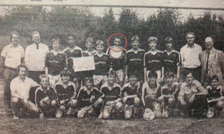 Thomas Tuchel (circled) after helping his team to win the German Schools Championship in Berlin in 1987.