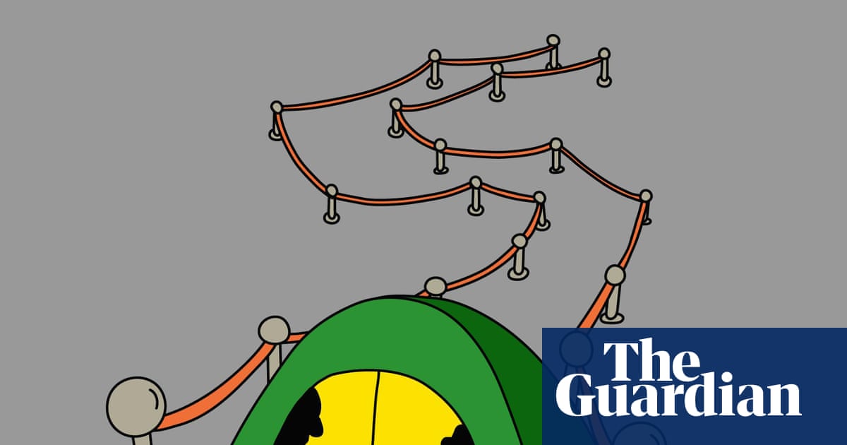 كن الحكم: هل ينبغي لصديقتي التوقف عن الإصرار على الوقوف في صف لساعات في الحفلات؟ كن الحكم: هل ينبغي لصديقتي التوقف عن الإصرار على الوقوف في صف لساعات في الحفلات؟