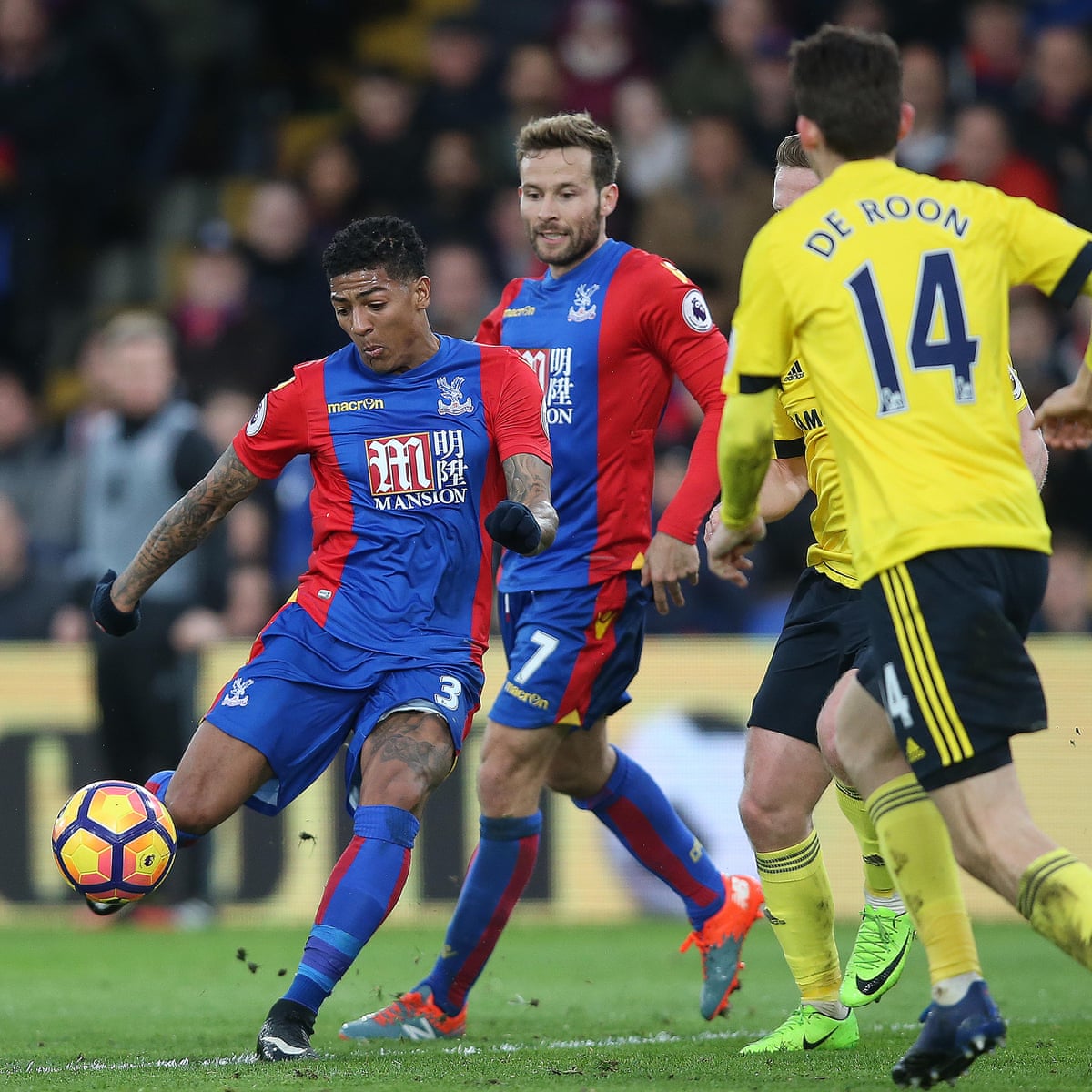 photo Van Aanholt Height crystal palace out of drop zone after