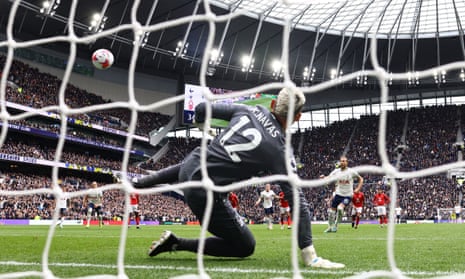 Tottenham Hotspur's Harry Kane scores their second goal from the penalty spot past Nottingham Forest's keeper Keylor Navas.