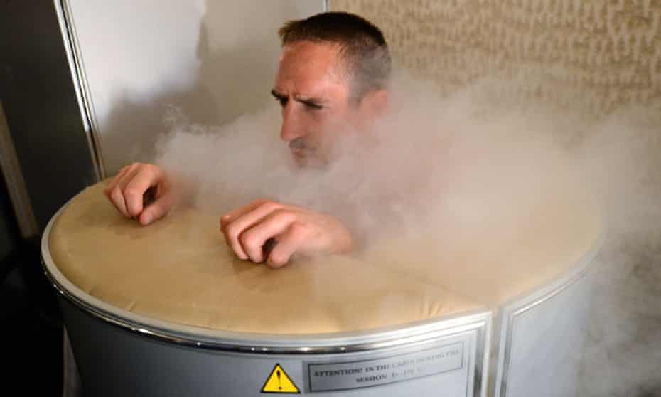 French footballer undergoes cryotherapy