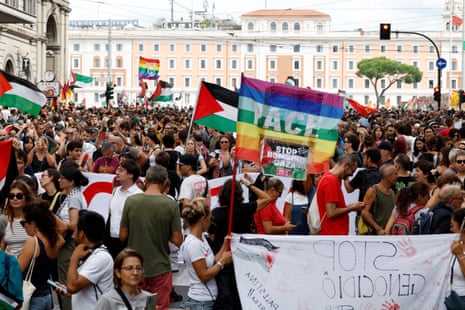 USB union holds nationwide strike, “Let’s Block Everything,” in solidarity with Gaza in Rome.