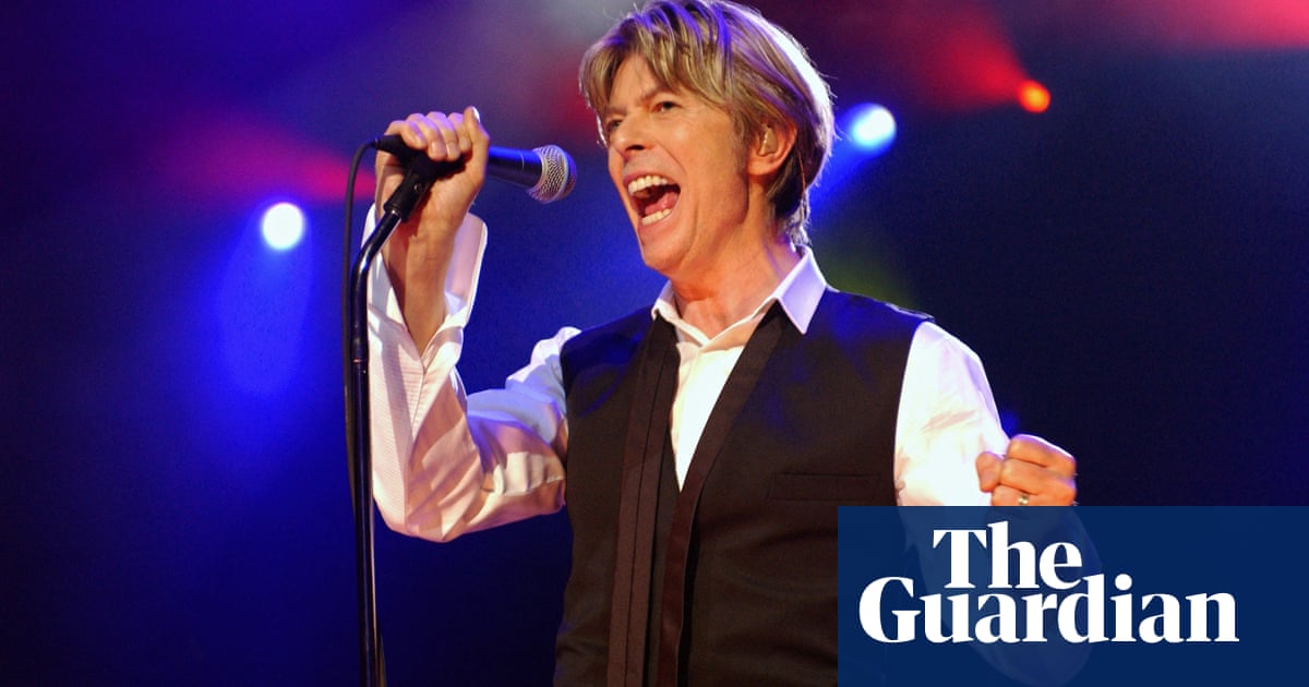 David Bowie: publishing rights to song catalogue sold for $250m