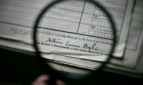 The 1921 Census of England and Wales shows writer Arthur Conan Doyle’s signature.