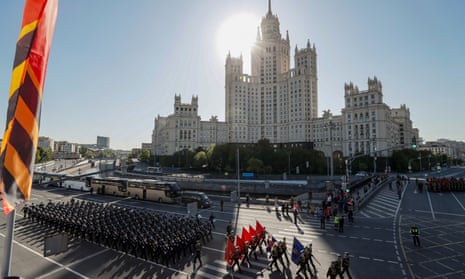 Russian service personnel march in Moscow.