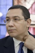 Victor Ponta: ‘I’m handing in my mandate.’