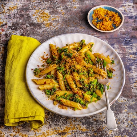 Broccoli, anchovy and chilli pasta with crunchy sourdough crumbs, by Blanche Vaughan. 20 best meals for one. Food stylist Polly Webb-Wilson.
