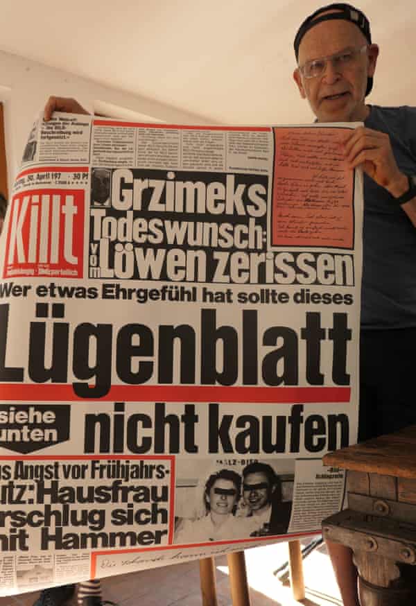 Günter Wallraff with a 1970s poster parodying Bild newspaper.