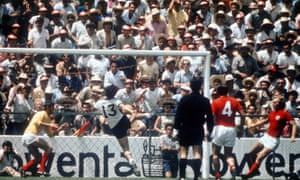Gerd Müller scores the winning goal for West Germany past Peter Bonetti in goal during the 1970 World Cup quarter-final, in Léon, Mexico, for a final score of 3-2.
