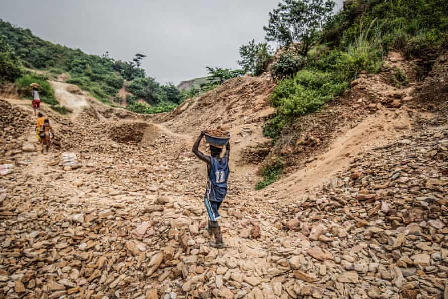 An artisanal gold miner in Kamituga.