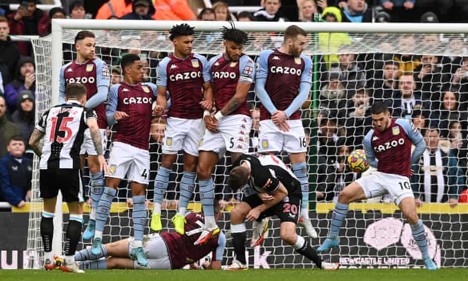 Kieran Trippier scores from a free-kick for Newcastle against Aston Villa at St James’ Park