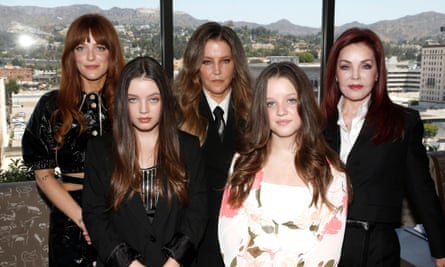 Riley Keough, Harper Vivienne Ann Lockwood, Lisa Marie Presley, Finley Aaron Love Lockwood et Priscilla Presley