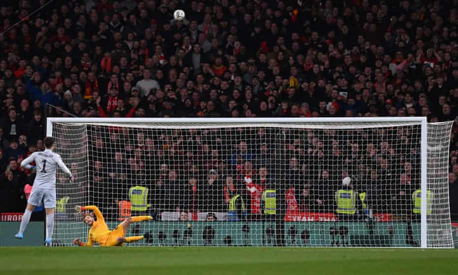 Chelsea goalkeeper Kepa Arrizabalaga's shoots the decisive penalty over the bar.