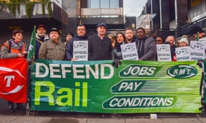 RMT votes to accept Network Rail pay offer 
