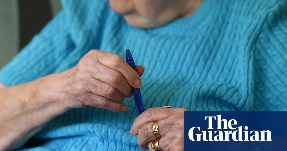 Statins can reduce dementia risk by up to 15%, long-term study suggests