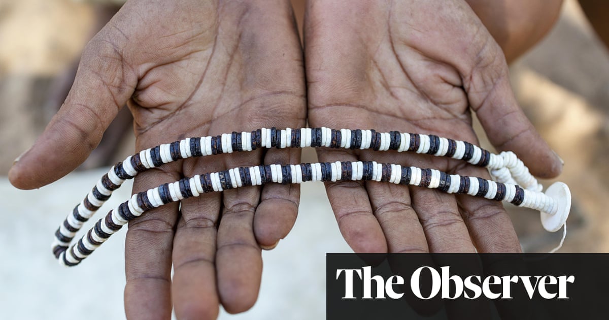Trail of African bling reveals 50,000-year-old social network