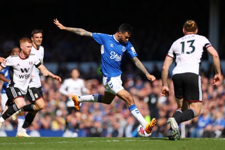 Dwight McNeil equalises for Everton.