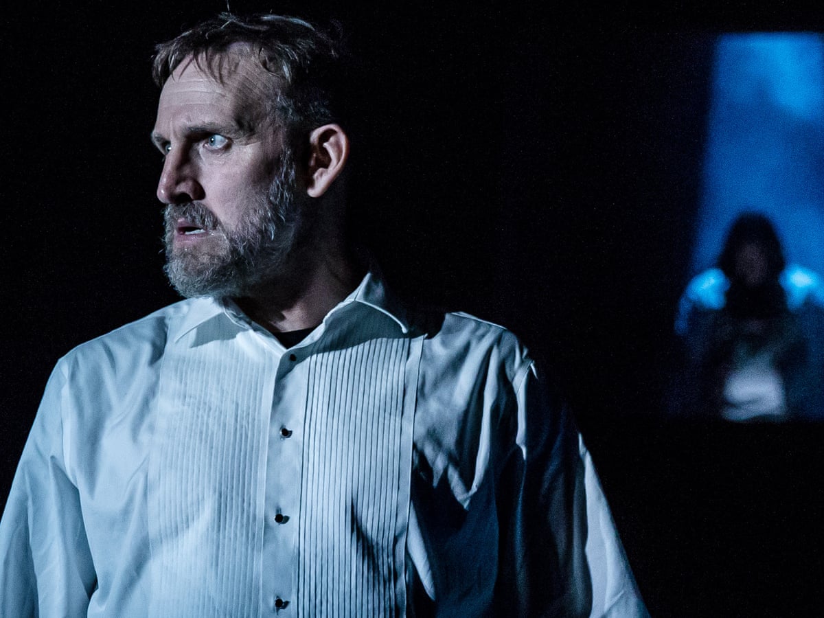 Macbeth Review Eccleston Is Every Inch The Rugged Soldier