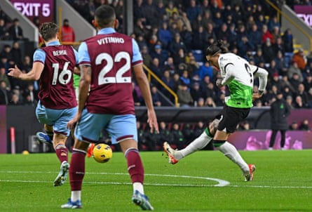 Darwin Núñez opens the scoring at Turf Moor.