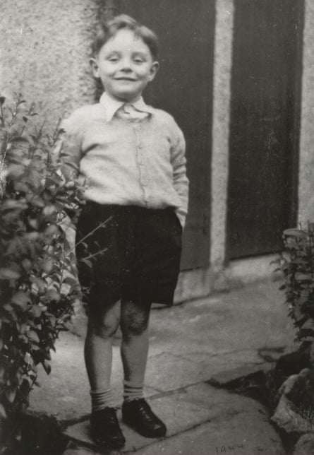 Hopkins, aged 5, in 1943.