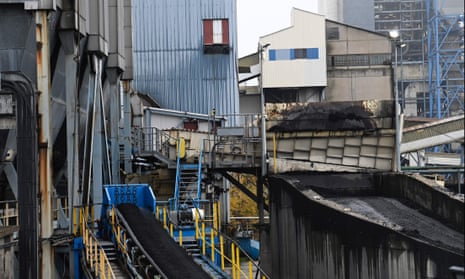 EU’s emissions continue to fall despite return to coal | Fossil