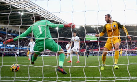 Glenn Murray’s goal at Swansea earned Brighton their second straight away win in the Premier League.