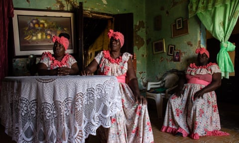 Women wait their turn to participate in a television recording of the Quinamayó festivities.
