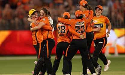 Perth Scorchers defeat Adelaide Strikers to claim first Womens Big Bash title