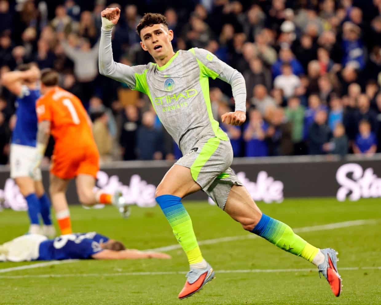 Phil Foden Commits Future to Manchester City with New Four-Year Deal Through 2030 Phil Foden Commits Future to Manchester City with New Four-Year Deal Through 2030