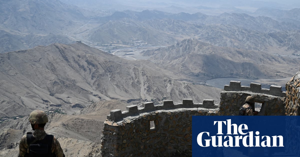 Heavy clashes erupt along Pakistan-Afghanistan border