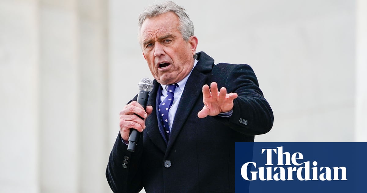 Robert F Kennedy Jr apologizes for Anne Frank comparison in anti-vax speech