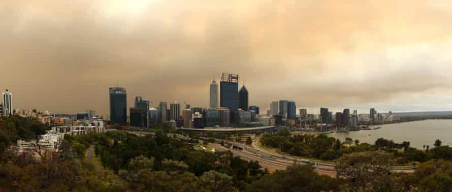 Smoke from bushfires blanket the Perth CBD on Tuesday.